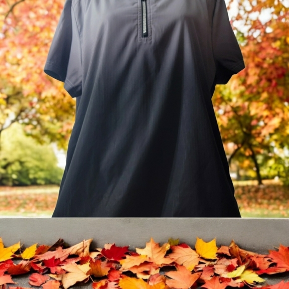 Koi Lite woman's lightweight Scrub Top in size XL. - Picture 3 of 5